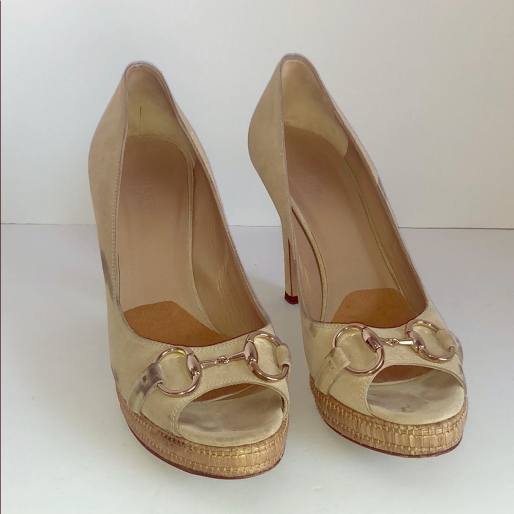 Gucci 1955 gold horsebit beige suede peep toe platform pumps heels